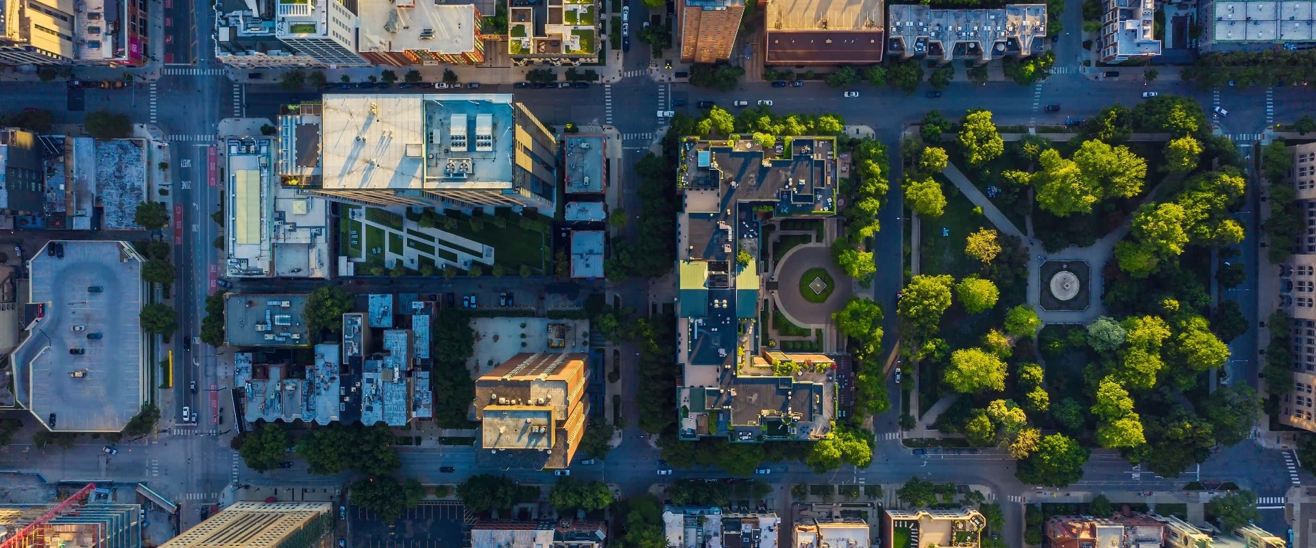 Top down aerial view of Chicago Downtown urban grid with park